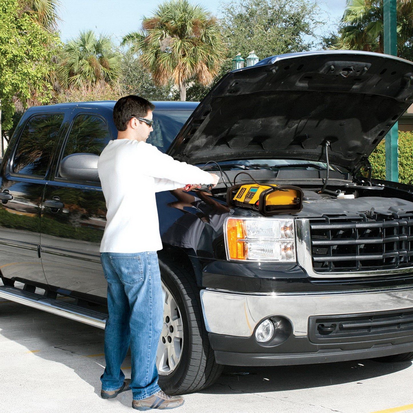 Stanley Fatmax Power Station 12V Jump Starter USB Charger Air Pump 1000 Peak Amp