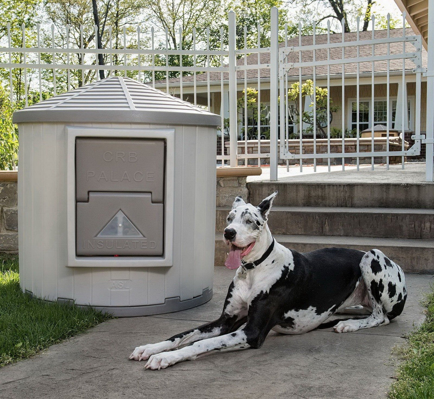 Insulated Raised Floor Dog House Colossal Round Barn Premium Palace Plastic