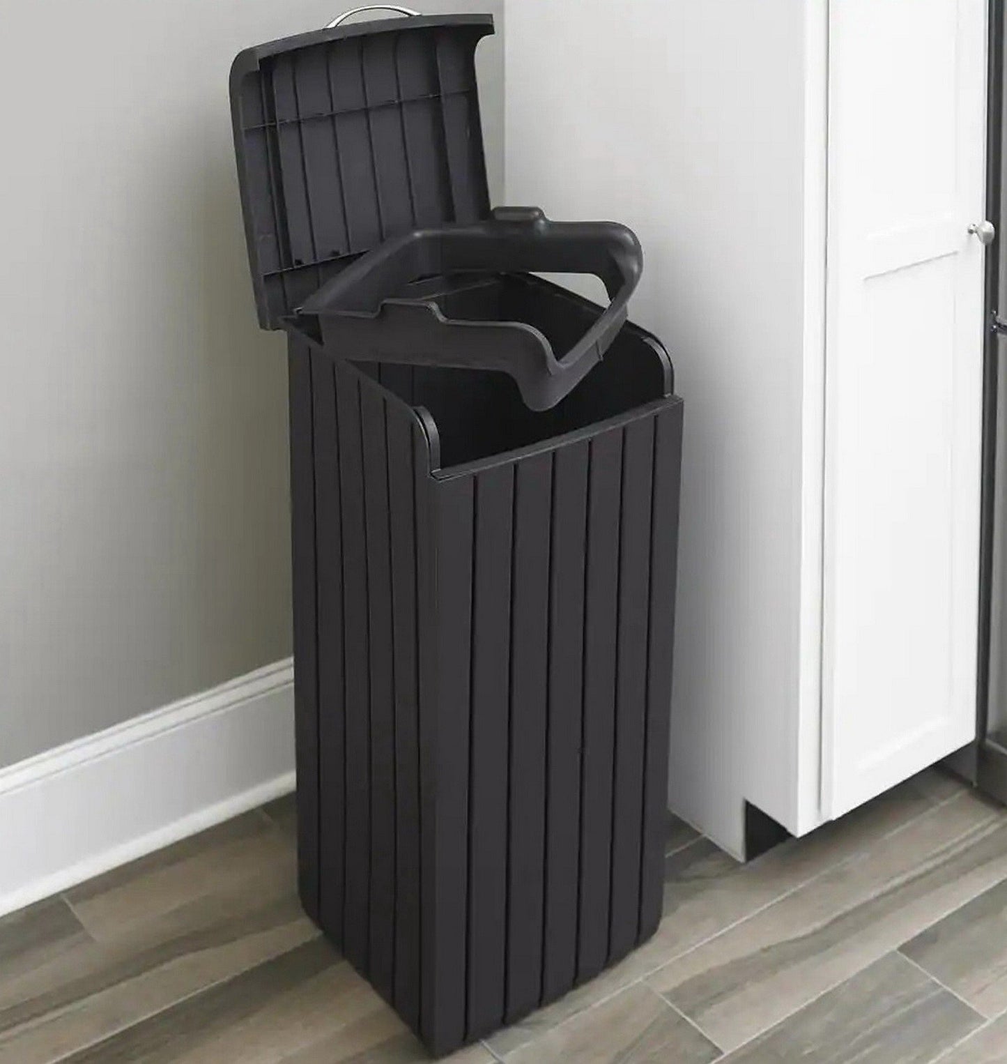 Keter 39 Gallon Indoor Outdoor Trash Can Waste Bin Brown Wood Grain Finish