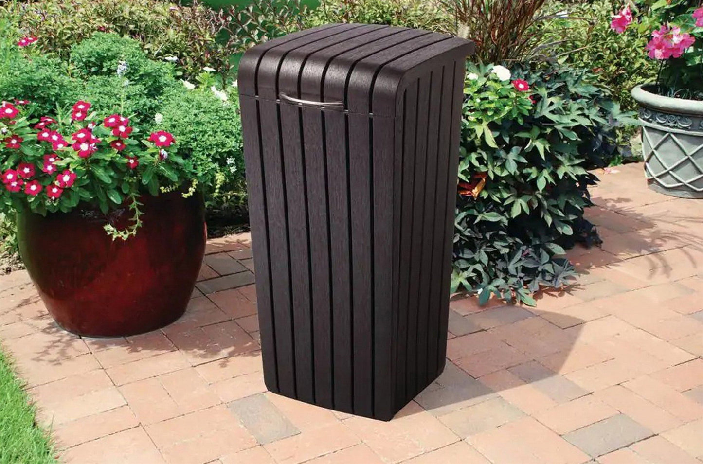 Keter 39 Gallon Indoor Outdoor Trash Can Waste Bin Brown Wood Grain Finish