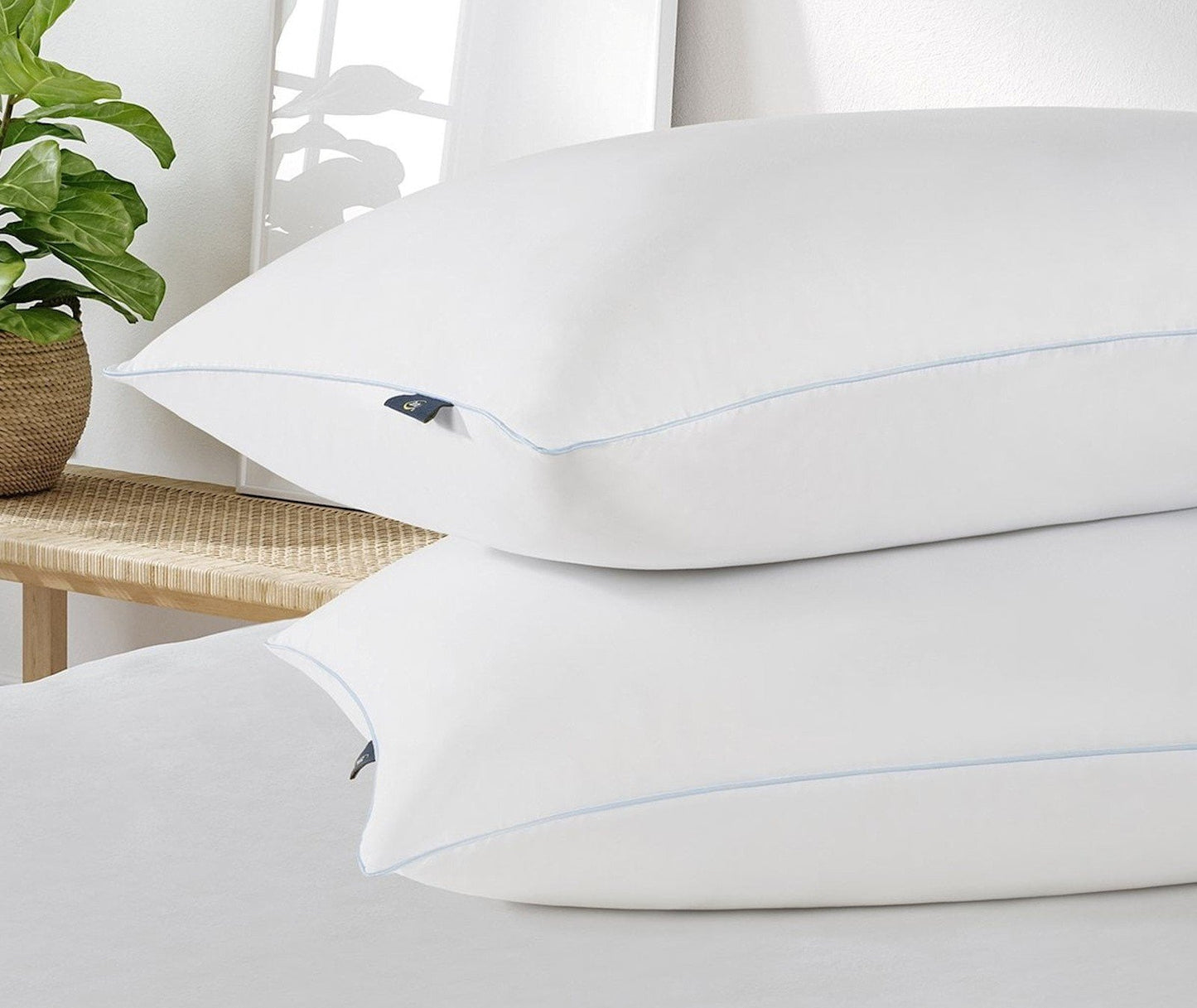 Two Pack Serta Bed Pillows Queen or King Size Fiberfill 300 Thread Count Cotton