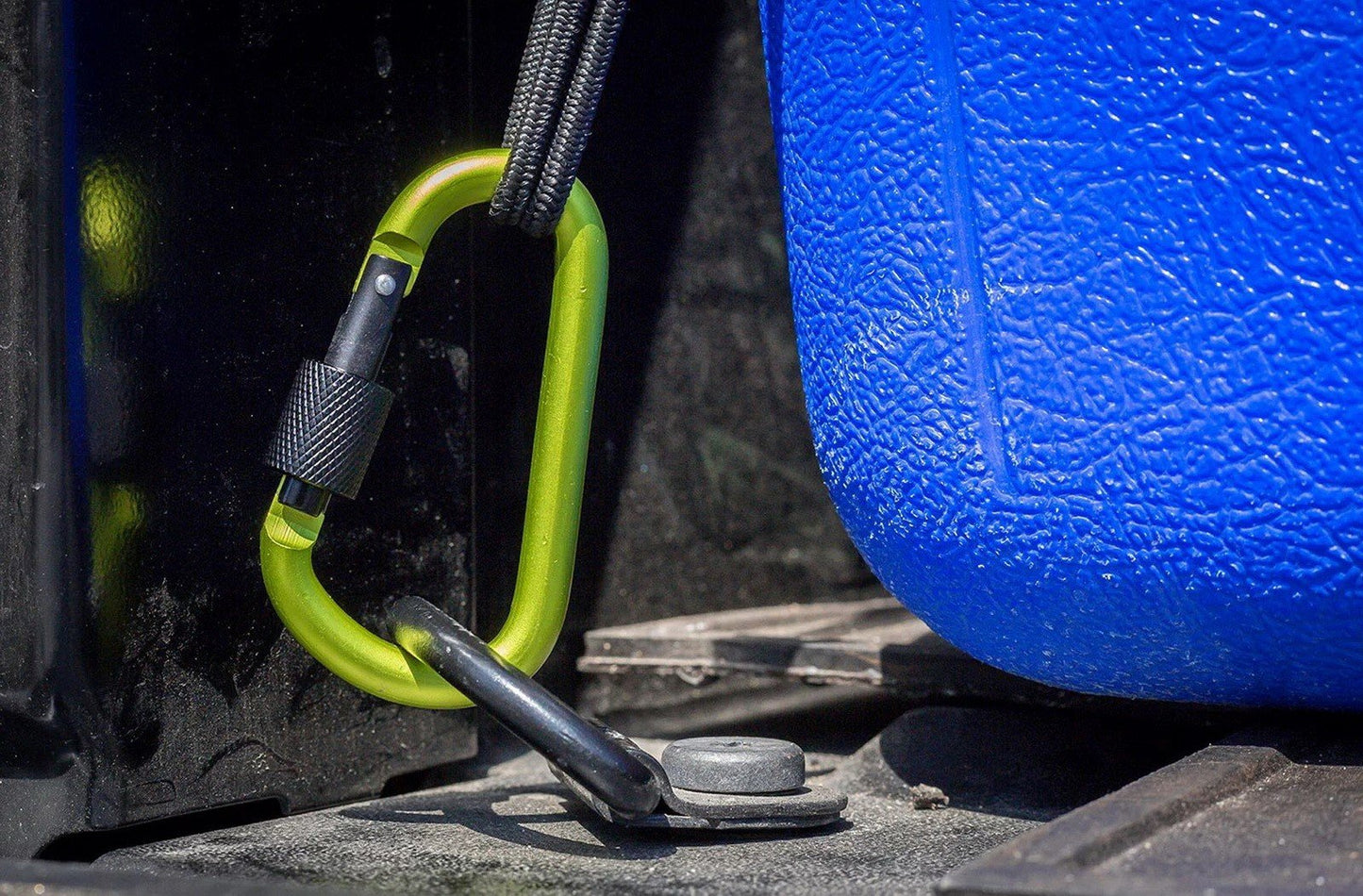 Kilimanjaro 4' x 6' Truck Bed Cargo Net with 16 Carabiner D-Clips