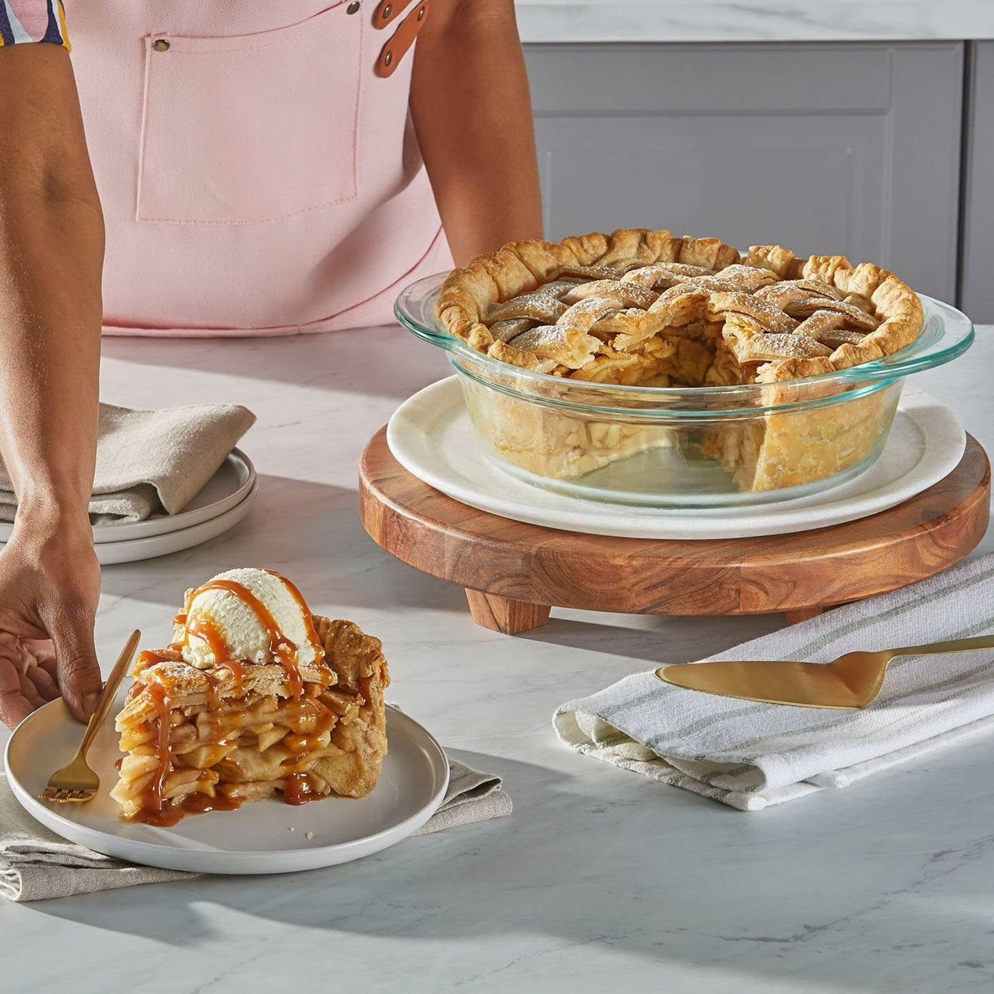 Pyrex 5 Piece Glass Baking Dish Round and Square with Lids Extra Deep Size